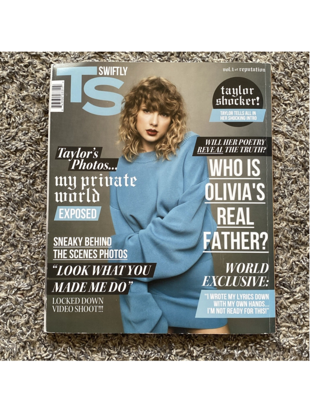 Taylor Swift | Reputation Volume 1 Magazine — CD + Poster Included! - Picture 2 of 5
